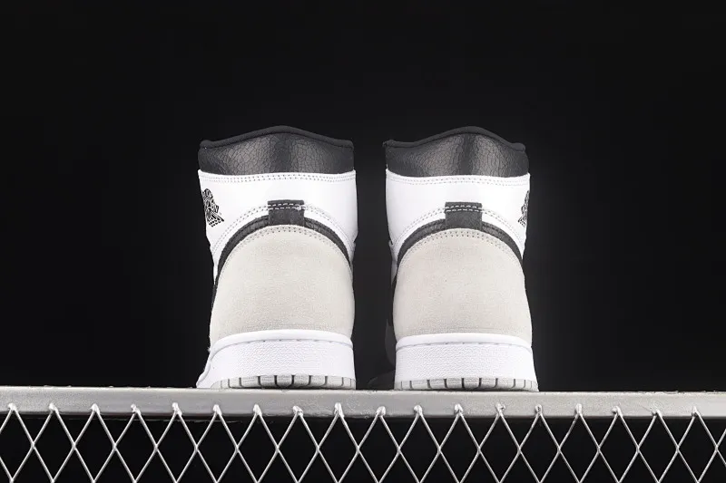 All categories Air Jordan Jordan series basketball shoes Air Jordan 1 High L version Air Jordan 1 High OG "Stage Haze" AJ1 Joe 1 black and gray toe 555088-108